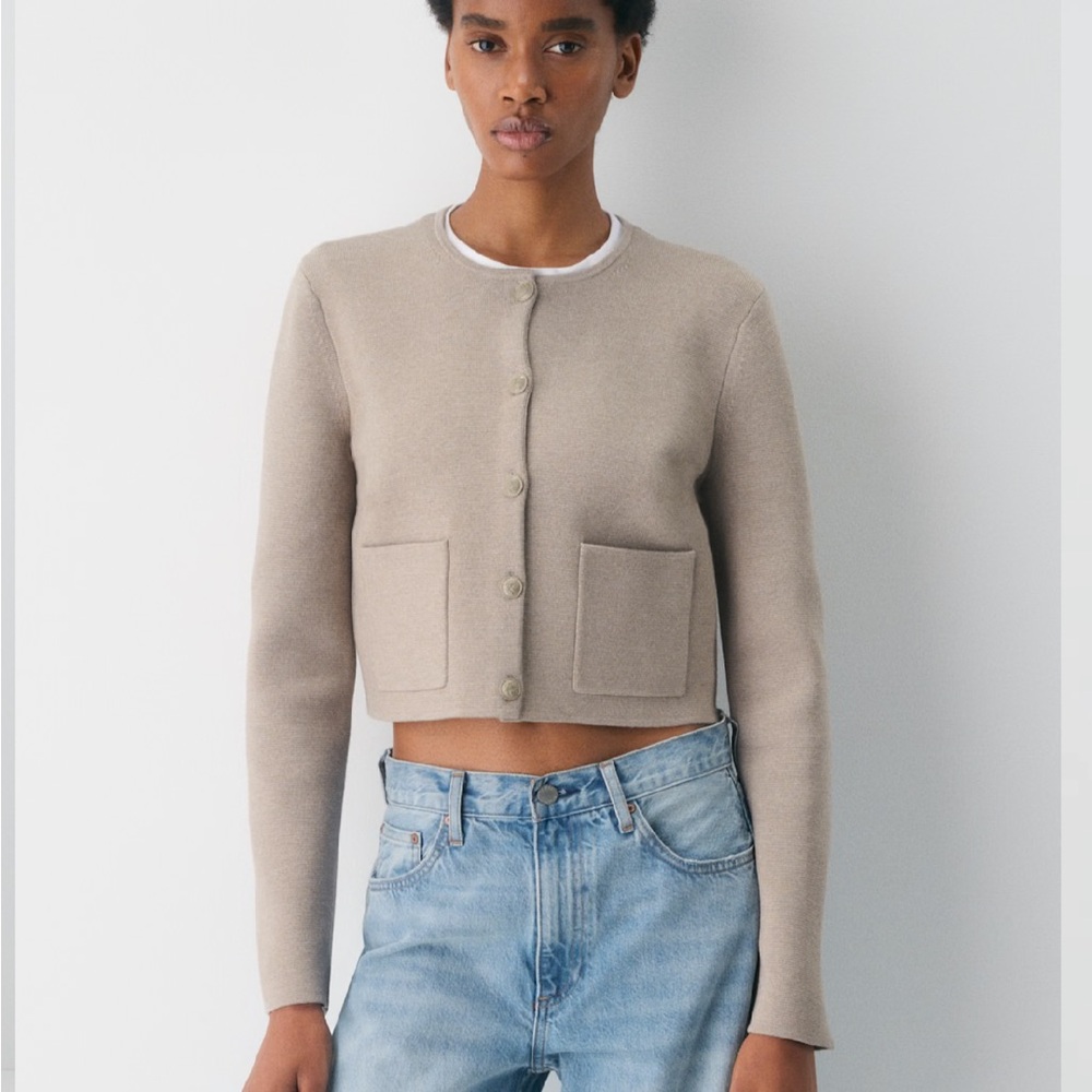 Aritizia sweater